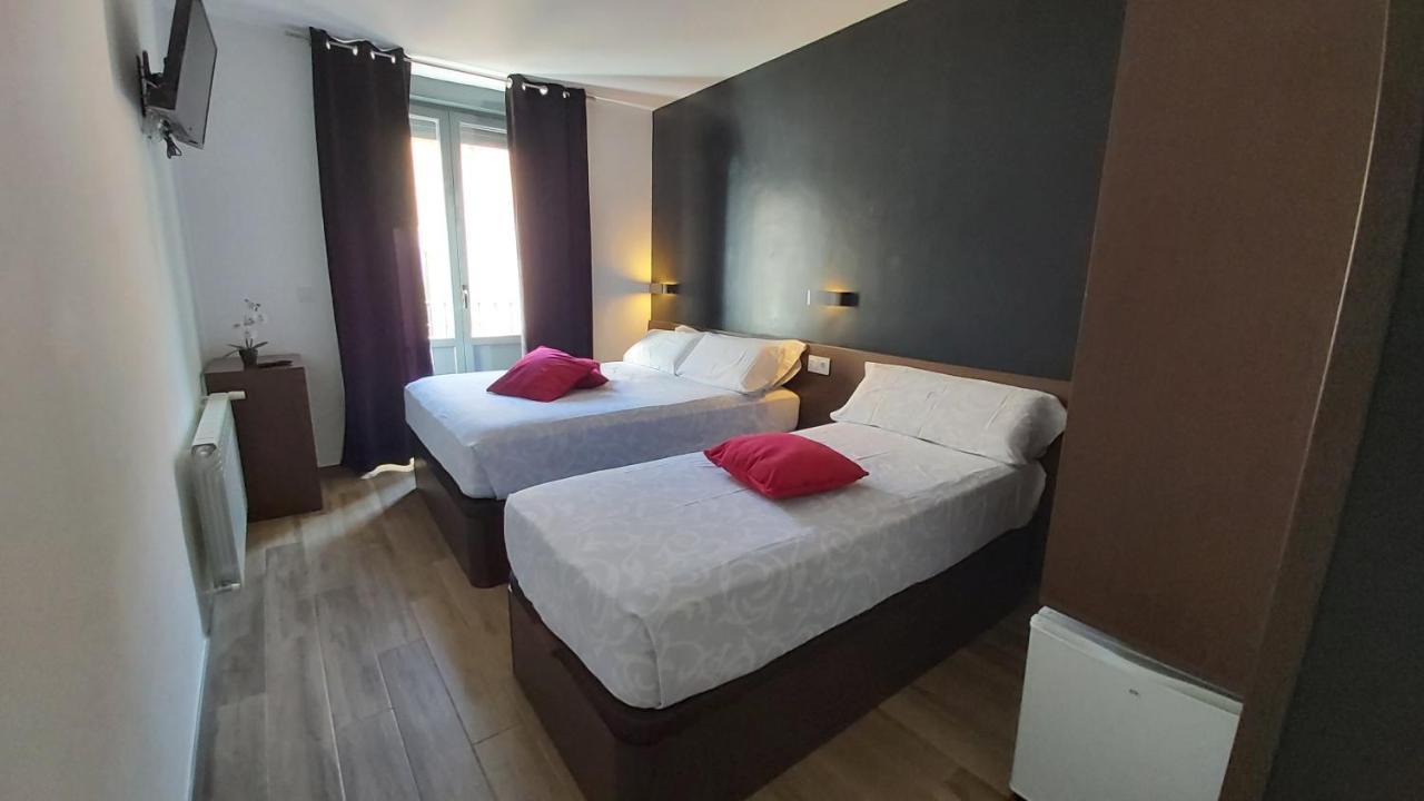 Hostal Corazon De Madryt Zewnętrze zdjęcie